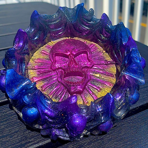 Smokey Skull Ashtray